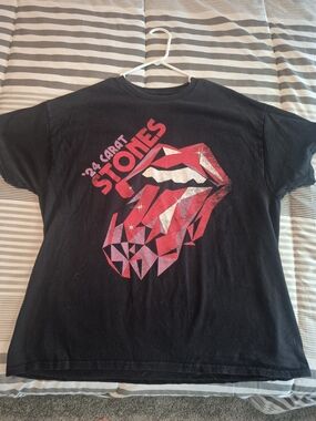 Rolling Stones Adult Black Graphic Tee - '24 Carat Stones Red Accent. Size L